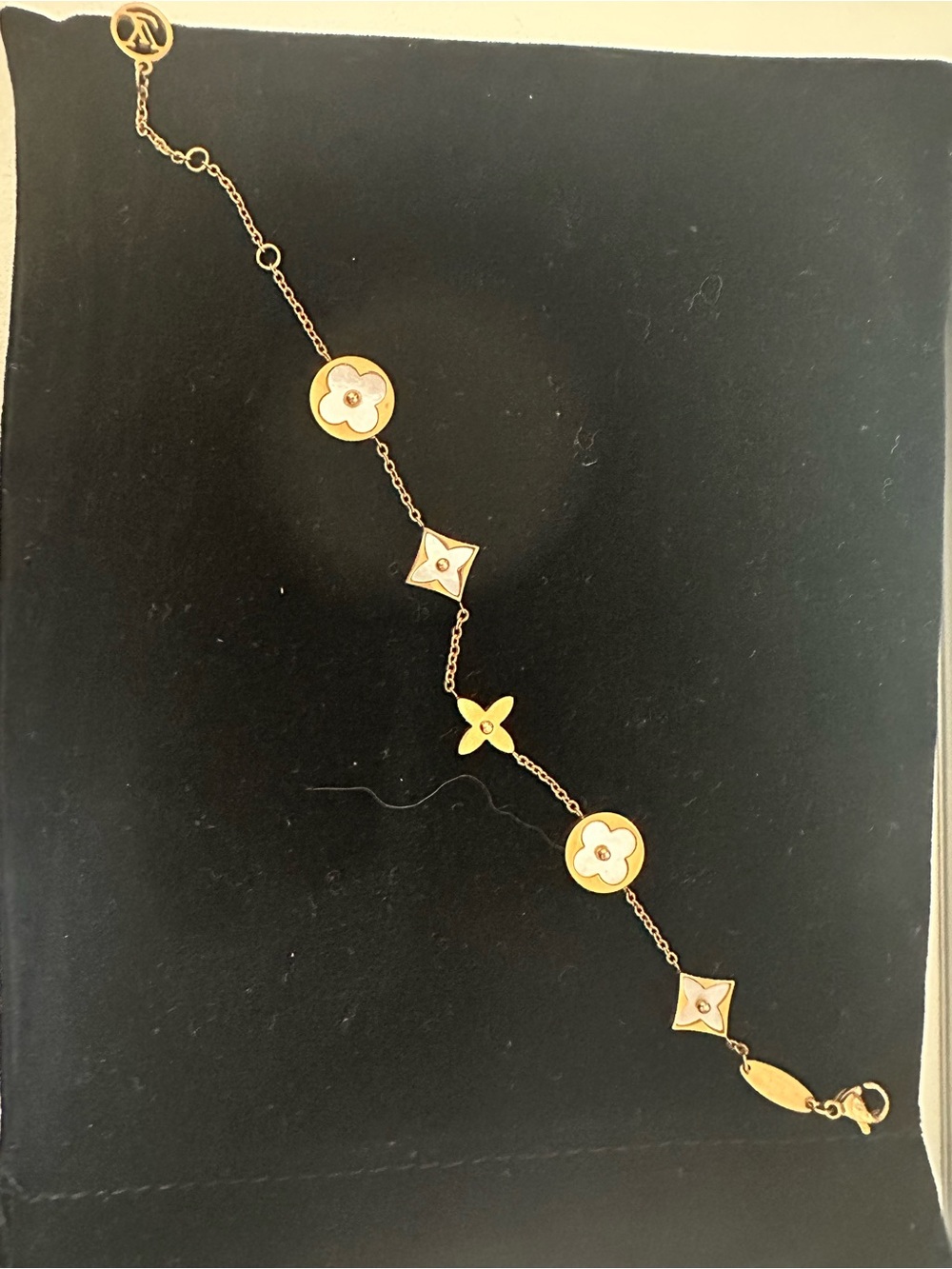 Gold Floral Motif Women's Bracelet
